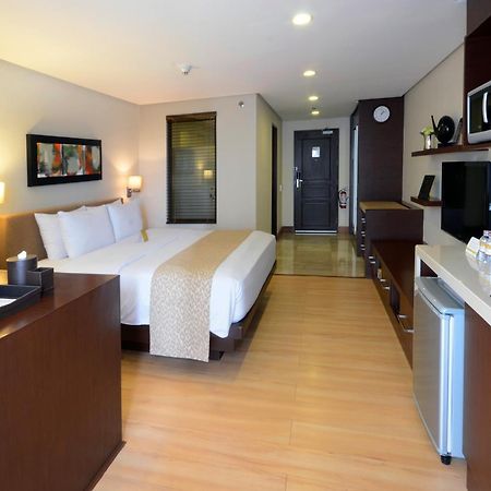 Parque Espana Residence Hotel Muntinlupa City Eksteriør billede