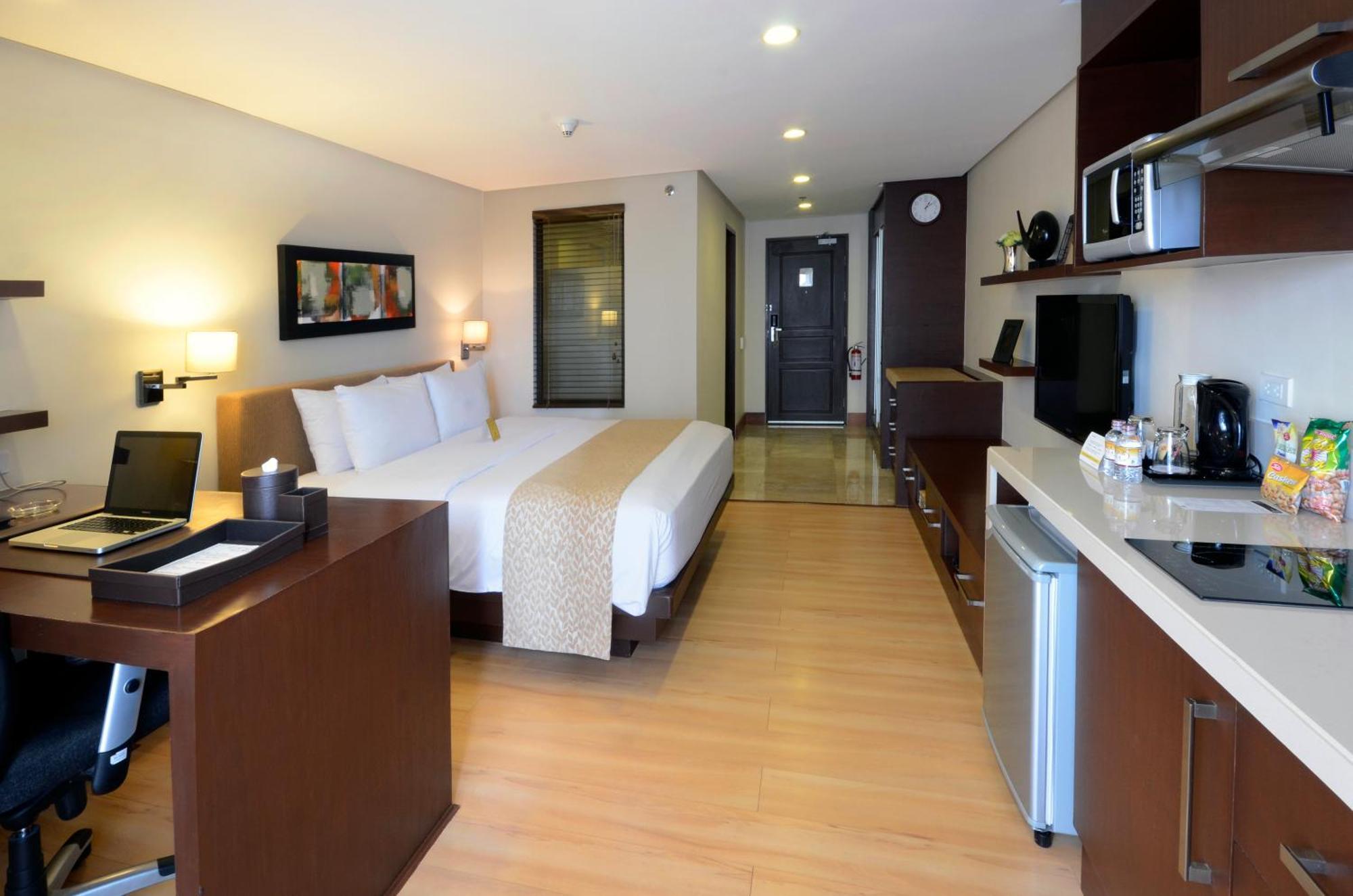 Parque Espana Residence Hotel Muntinlupa City Eksteriør billede